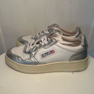 Women’s Autry Medalist Sneaker